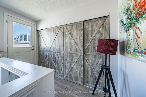 Photo 28 at 920 - 16 Laidlaw Street, South Parkdale, Toronto
