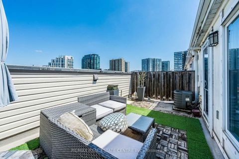 Photo 31 at 920 - 16 Laidlaw Street, South Parkdale, Toronto
