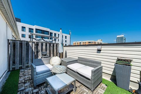 Photo 32 at 920 - 16 Laidlaw Street, South Parkdale, Toronto
