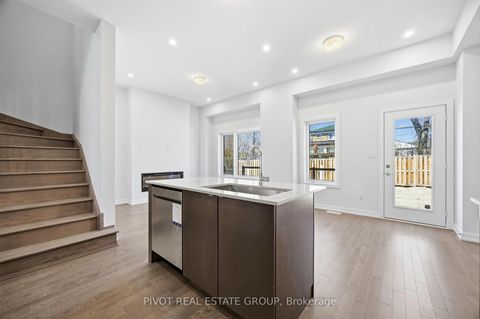 Photo 9 at 91 Danielle Moore Circle, Bendale, Toronto