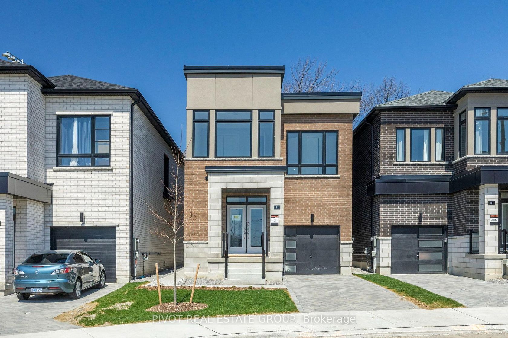 91 Danielle Moore Circle, Bendale, Toronto photo number 2