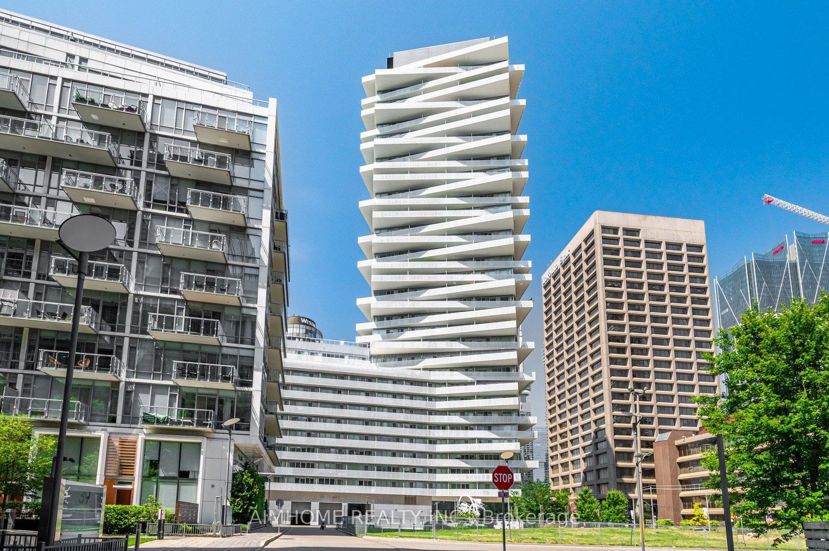 409 - 15 Queens Quay E, Waterfront Communities C8, Toronto photo number 2