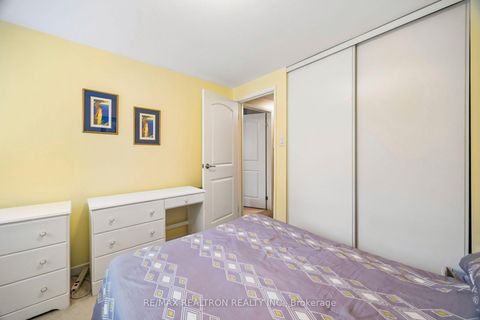Photo 31 at 168 Song Meadoway, Hillcrest Village, Toronto