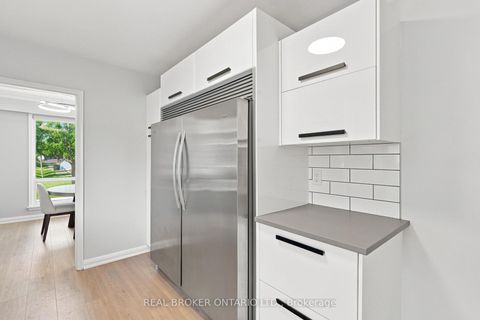 Photo 5 at 7 Allison Drive, Queensway, Toronto