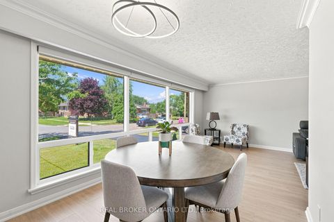 Photo 7 at 7 Allison Drive, Queensway, Toronto
