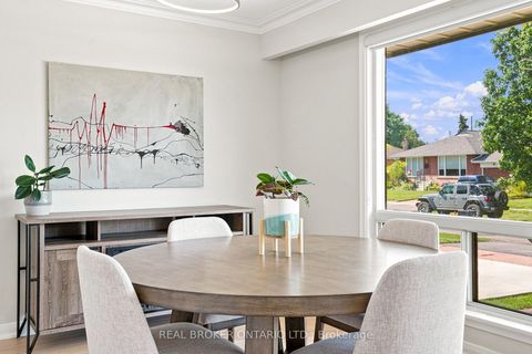 Photo 9 at 7 Allison Drive, Queensway, Toronto