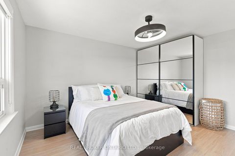 Photo 16 at 7 Allison Drive, Queensway, Toronto