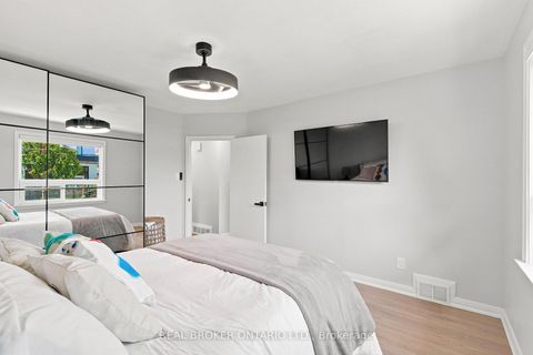 Photo 17 at 7 Allison Drive, Queensway, Toronto