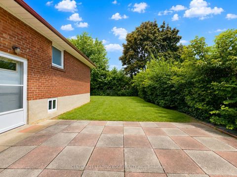 Photo 2 at 46 Adamede Crescent, Steeles, Toronto