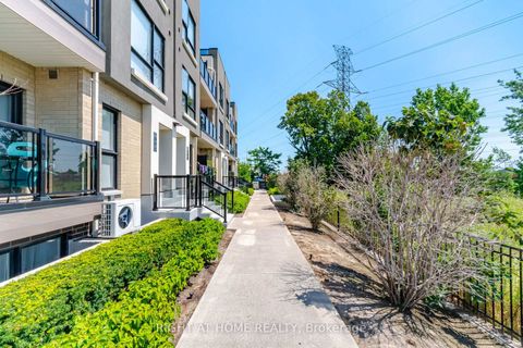 Photo 1 at 233 - 515 Kingbird Grove, Rouge E11, Toronto