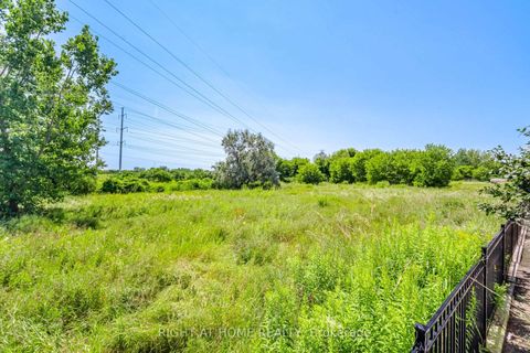 Photo 42 at 233 - 515 Kingbird Grove, Rouge E11, Toronto
