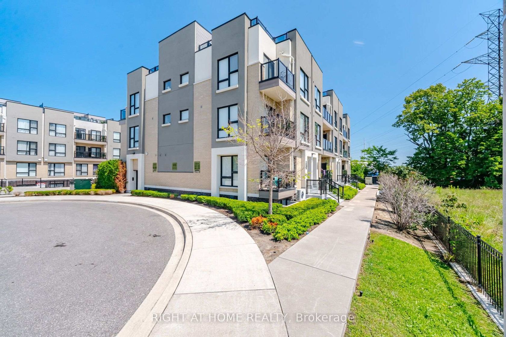 233 - 515 Kingbird Grove, Rouge E11, Toronto photo 6
