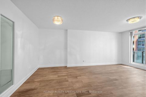 Photo 4 at 503 - 263 Wellington Street W, Waterfront Communities C1, Toronto