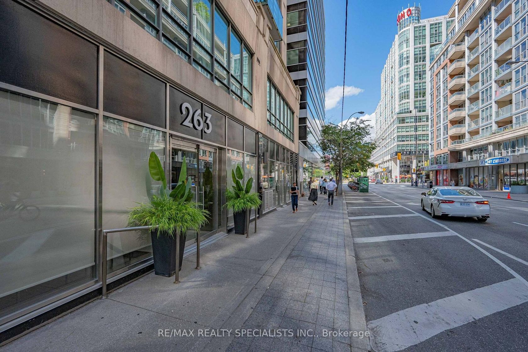 503 - 263 Wellington Street W, Waterfront Communities C1, Toronto photo number 2