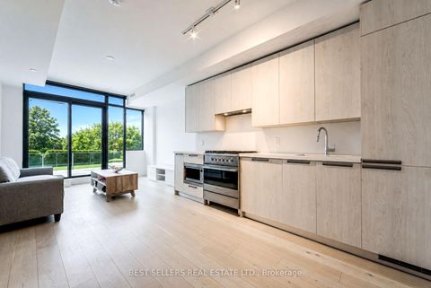 Photo 5 at 611 - 160 Kingsway Crescent, Kingsway South, Toronto