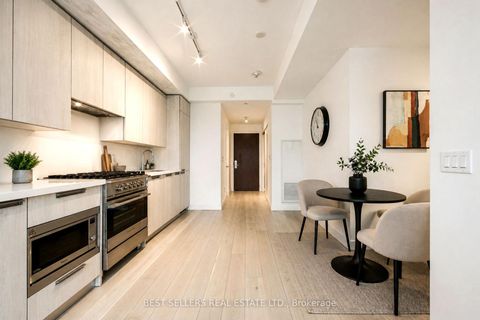 Photo 8 at 611 - 160 Kingsway Crescent, Kingsway South, Toronto