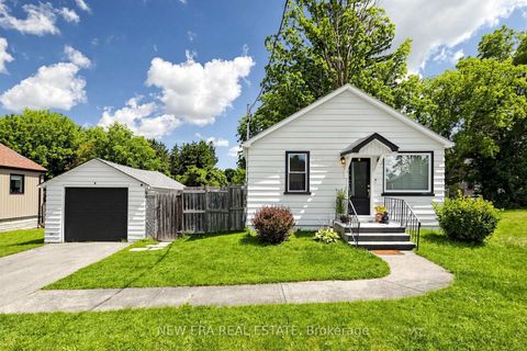 Photo 2 at 247 Muriel Street, College Manor, Newmarket