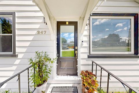 Photo 4 at 247 Muriel Street, College Manor, Newmarket