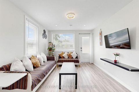 Photo 5 at 247 Muriel Street, College Manor, Newmarket