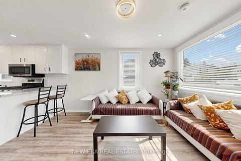 Photo 7 at 247 Muriel Street, College Manor, Newmarket