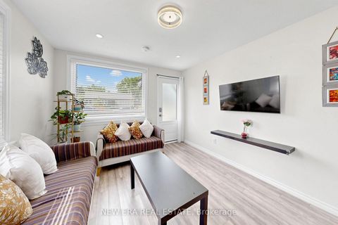 Photo 8 at 247 Muriel Street, College Manor, Newmarket