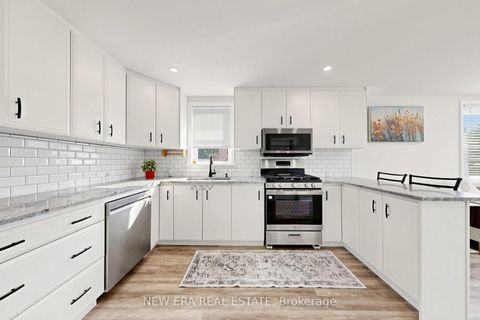 Photo 11 at 247 Muriel Street, College Manor, Newmarket