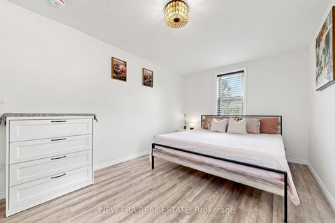 Photo 12 at 247 Muriel Street, College Manor, Newmarket