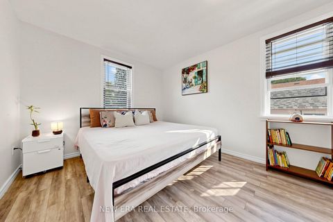 Photo 13 at 247 Muriel Street, College Manor, Newmarket