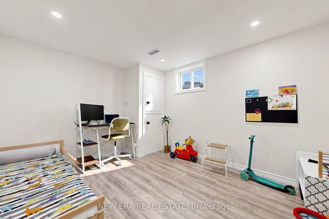 Photo 19 at 247 Muriel Street, College Manor, Newmarket