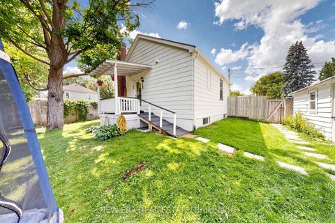 Photo 31 at 247 Muriel Street, College Manor, Newmarket