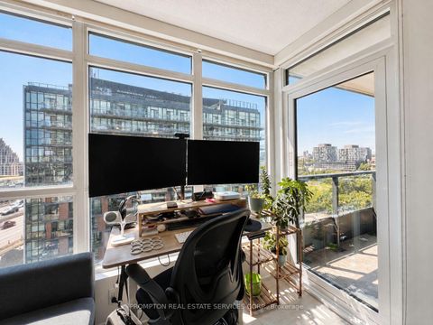 Photo 7 at 1015 - 80 Queens Wharf Road, Waterfront Communities C1, Toronto