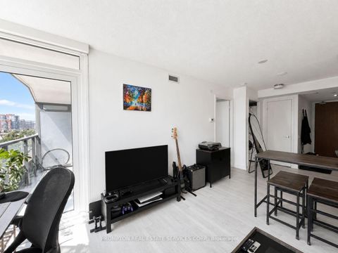 Photo 8 at 1015 - 80 Queens Wharf Road, Waterfront Communities C1, Toronto
