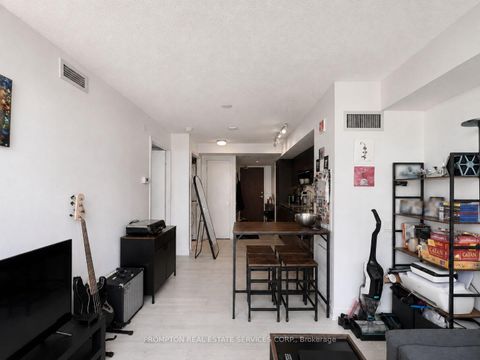 Photo 10 at 1015 - 80 Queens Wharf Road, Waterfront Communities C1, Toronto