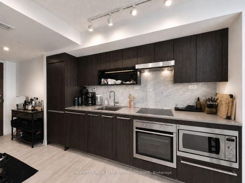 Photo 11 at 1015 - 80 Queens Wharf Road, Waterfront Communities C1, Toronto