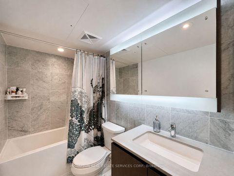 Photo 16 at 1015 - 80 Queens Wharf Road, Waterfront Communities C1, Toronto