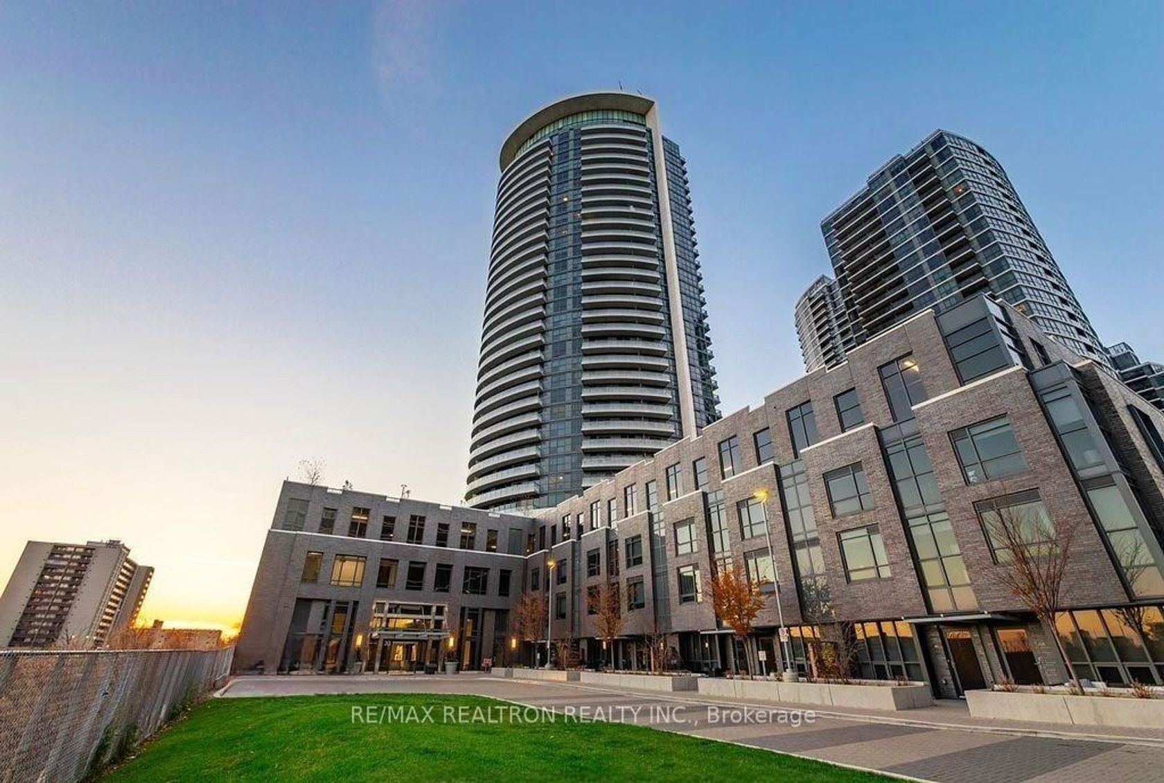 1310 - 30 Gibbs Road, City Centre West, Toronto photo number 2