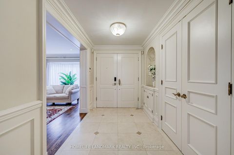 Photo 4 at 37 Maimonides Court, Yorkhill, Vaughan