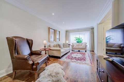 Photo 7 at 37 Maimonides Court, Yorkhill, Vaughan