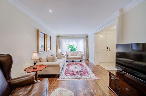 Photo 8 at 37 Maimonides Court, Yorkhill, Vaughan