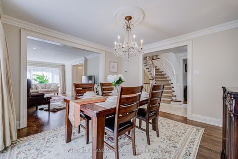 Photo 9 at 37 Maimonides Court, Yorkhill, Vaughan
