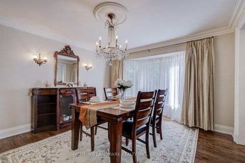 Photo 10 at 37 Maimonides Court, Yorkhill, Vaughan