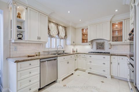 Photo 18 at 37 Maimonides Court, Yorkhill, Vaughan