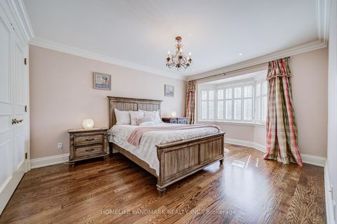 Photo 32 at 37 Maimonides Court, Yorkhill, Vaughan