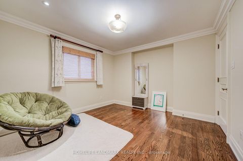 Photo 38 at 37 Maimonides Court, Yorkhill, Vaughan