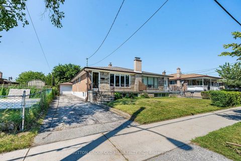 Photo 2 at 151 Lanyard Road, Humbermede, Toronto