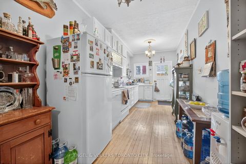 Photo 7 at 64 High Street, Queen's Park, Barrie