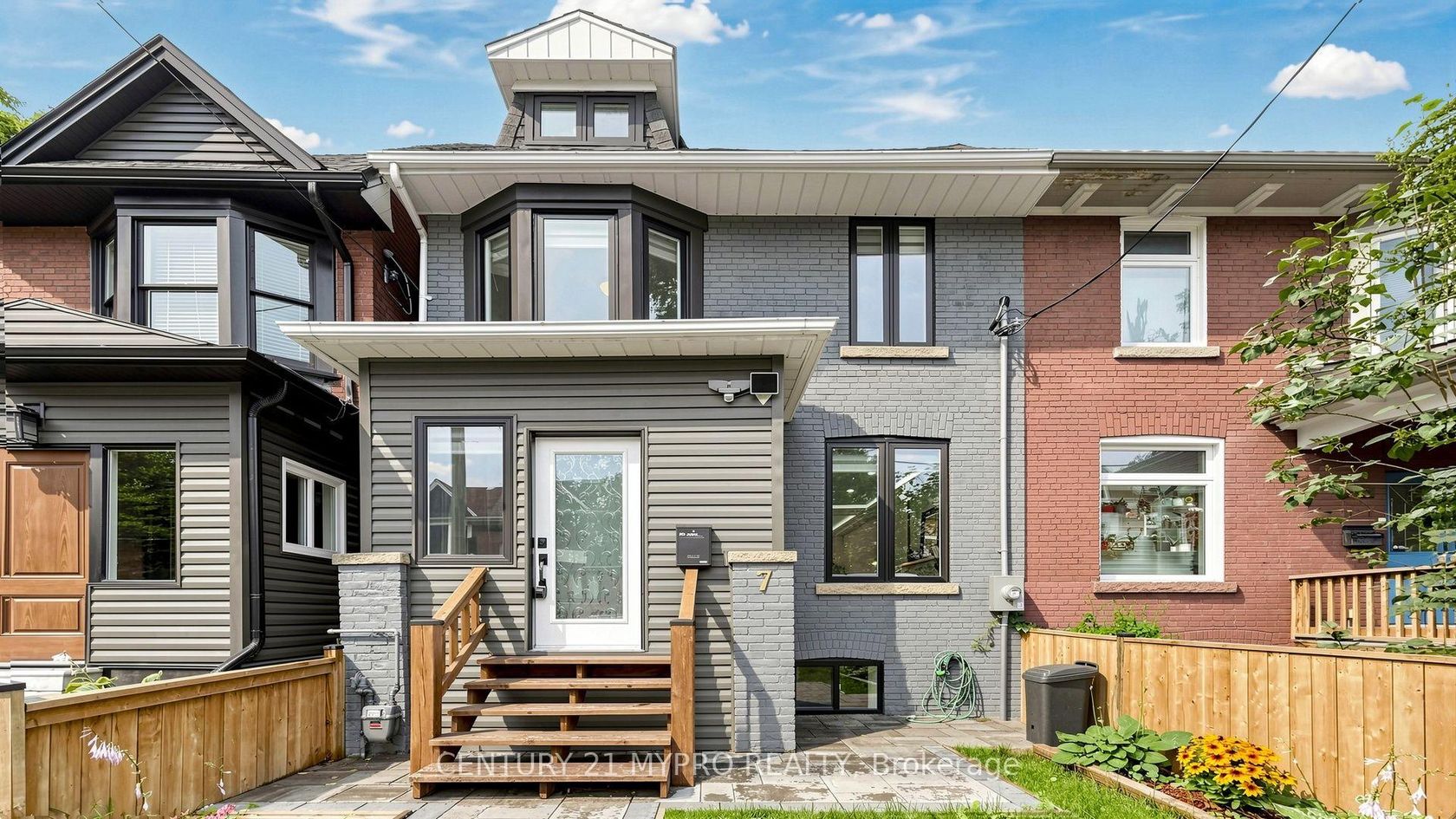 7 Cherry Nook Gardens, Coxwell, Toronto 