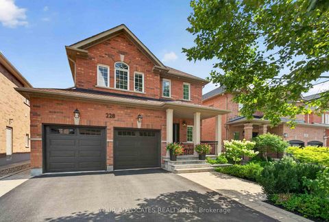Photo 0 at 228 Twin Hills Crescent, Vellore Village, Vaughan
