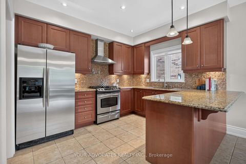 Photo 8 at 228 Twin Hills Crescent, Vellore Village, Vaughan