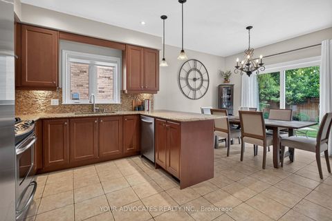 Photo 10 at 228 Twin Hills Crescent, Vellore Village, Vaughan
